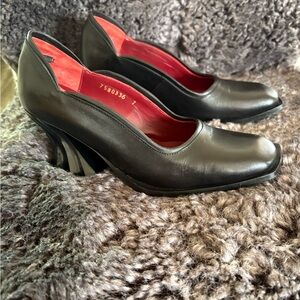 John Fluevog Black Lady Ophelia Rococo Heels Size 7.5